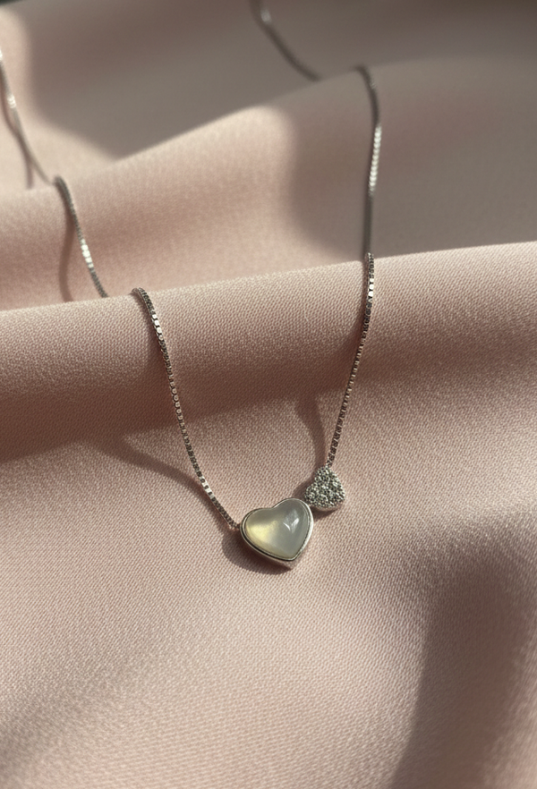 925 Sterling Silver Double Heart Pendant Necklace (Mother of Pearl)