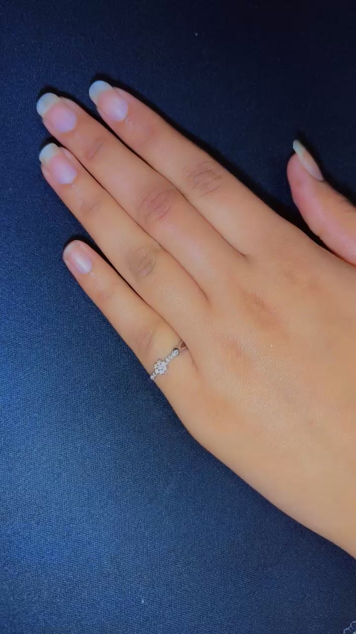 Arna's Silver – Sparkling North Star Solitaire Ring in 925 Sterling Silver