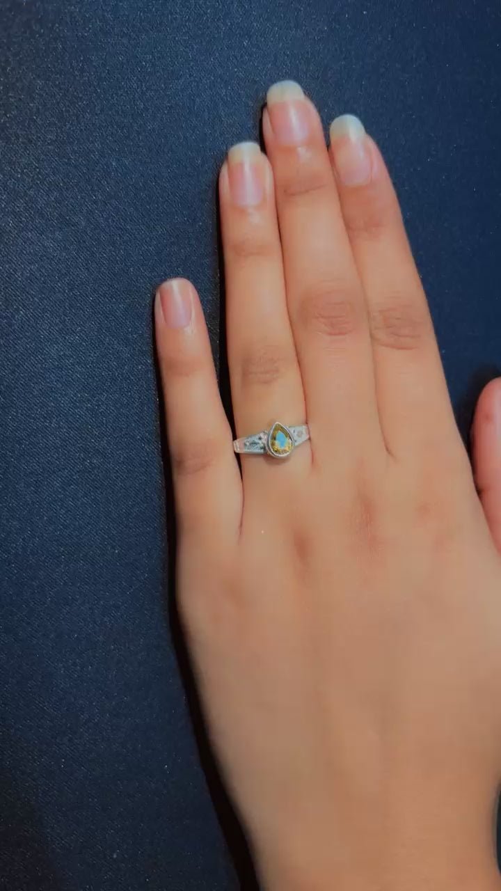 Classic Pear-Cut Green Gemstone Ring in 925 Sterling Silver | Handcrafted Vintage Design
