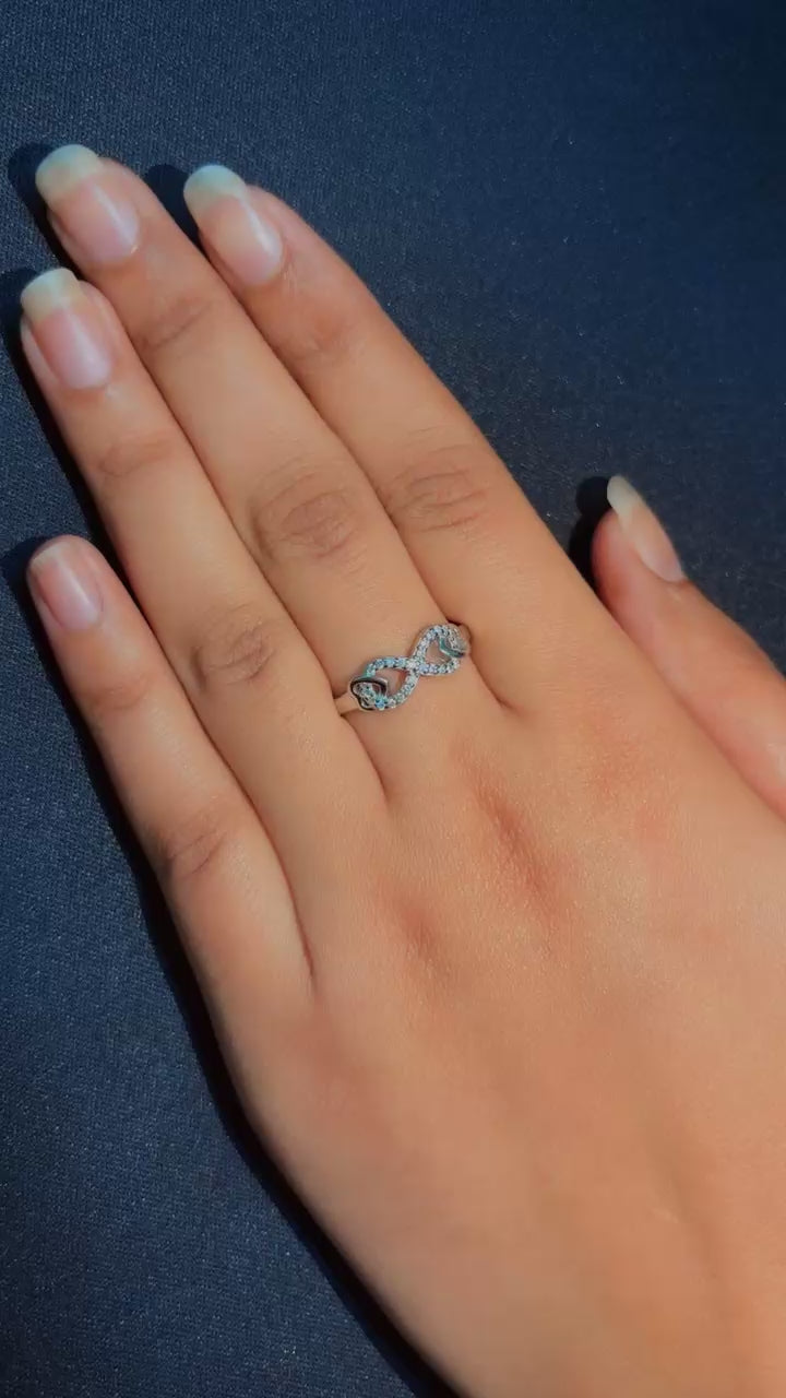 The Eternal Love Infinity Ring - 925 Sterling Silver